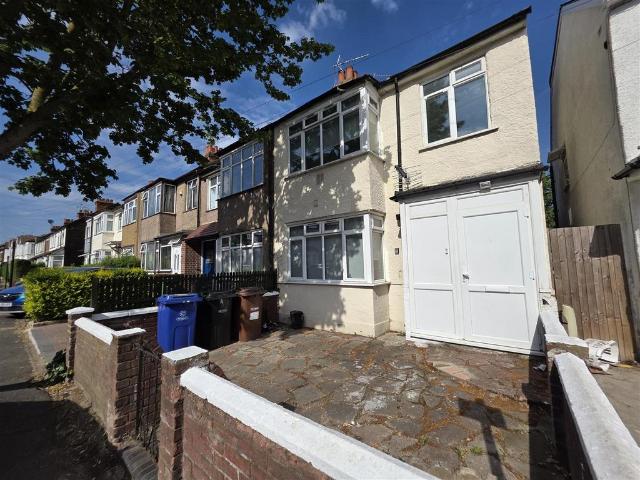 House for rent in Wealdstone, Greater London
