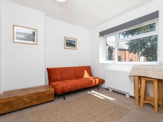Studio for rent in West Worthing, Worthing