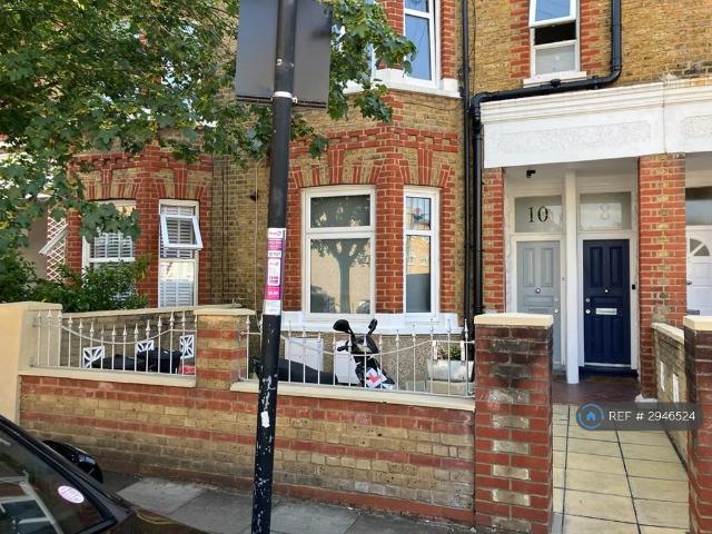 Apartment for rent in Furzedown, Greater London