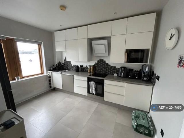 House for rent in Ledston, West Yorkshire