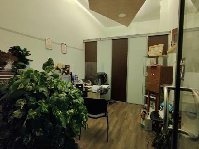 Locale Commerciale in vendita a Diano Calderina, Diano Marina