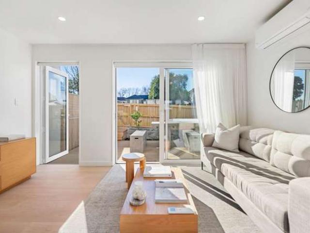 Townhouse for rent in Glen Innes, Oroua County
