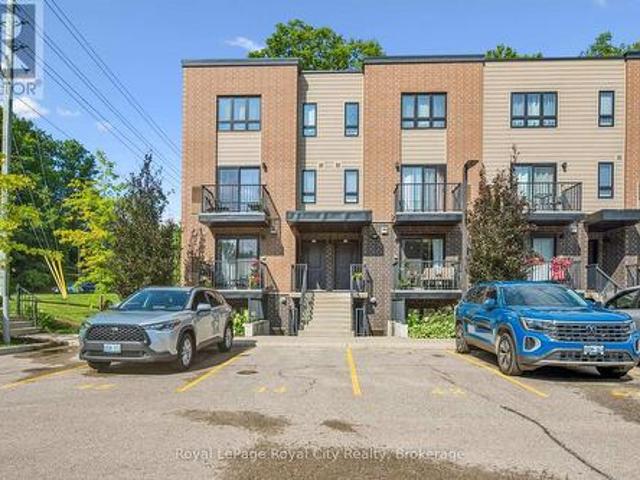 Townhouse for rent in Country Hills, Kitchener