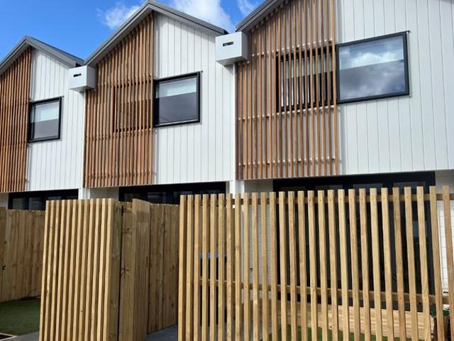 House for rent in Penrose, Oroua County