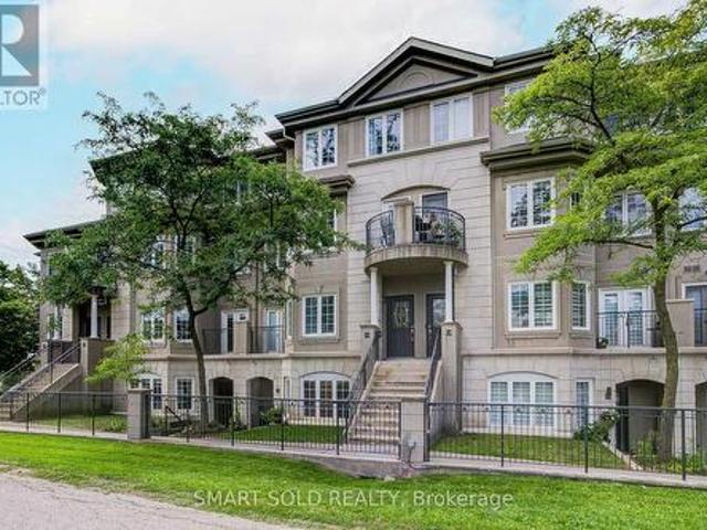 Townhouse for sale in Woburn, Ontario
