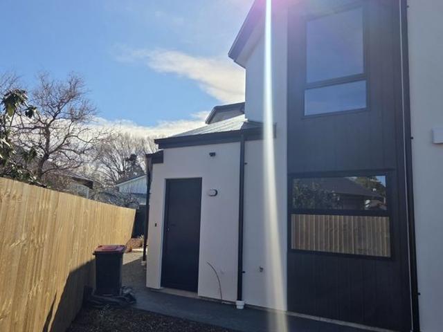 Apartment for rent in Chaslands, Canterbury