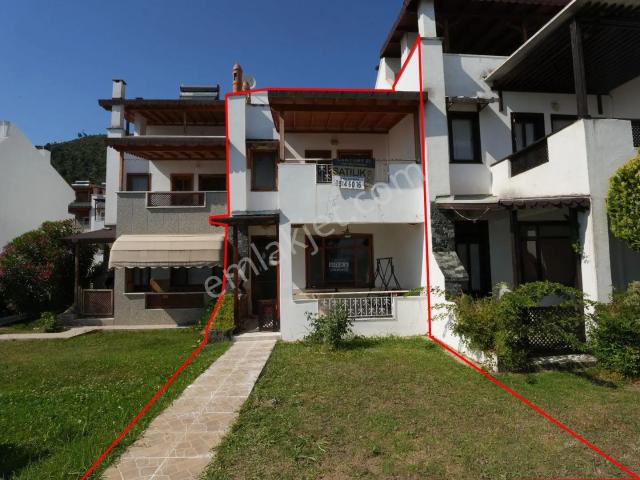 Armutlu, Yalova içerisinde satılık Villa