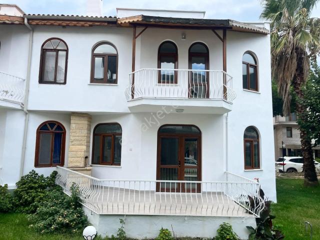 Armutlu içerisinde kiralık Villa