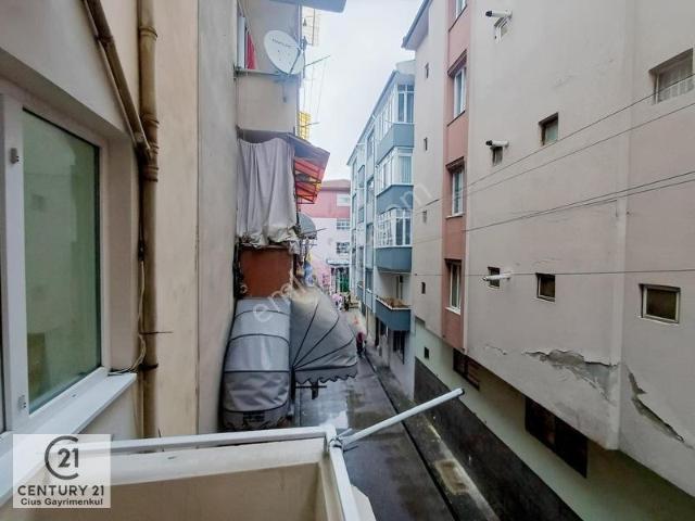 Eşref Dinçer, Gemlik içerisinde kiralık mülk