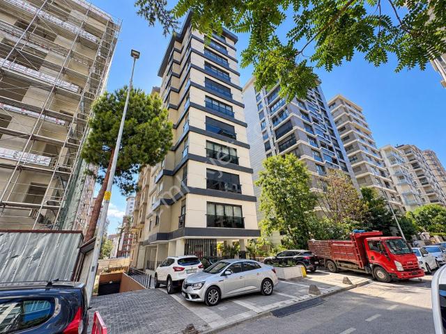 Kadiköy, İstanbul içerisinde kiralık mülk