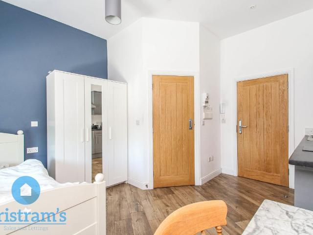 Studio for rent in St Ann's, Haddon
