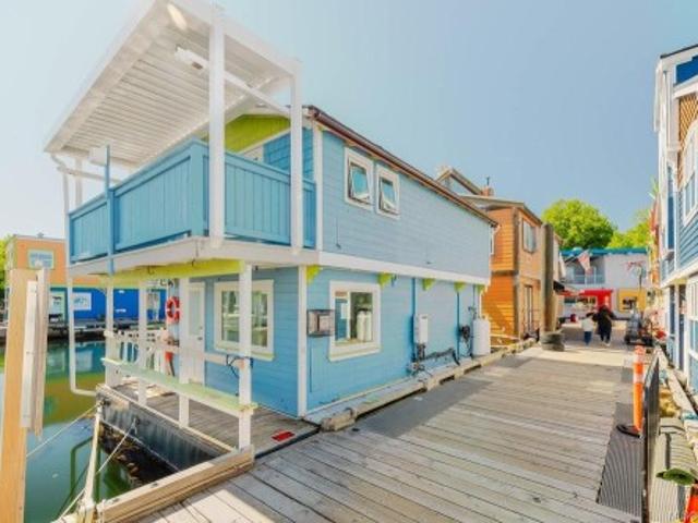 House for sale in Victoria, British Columbia