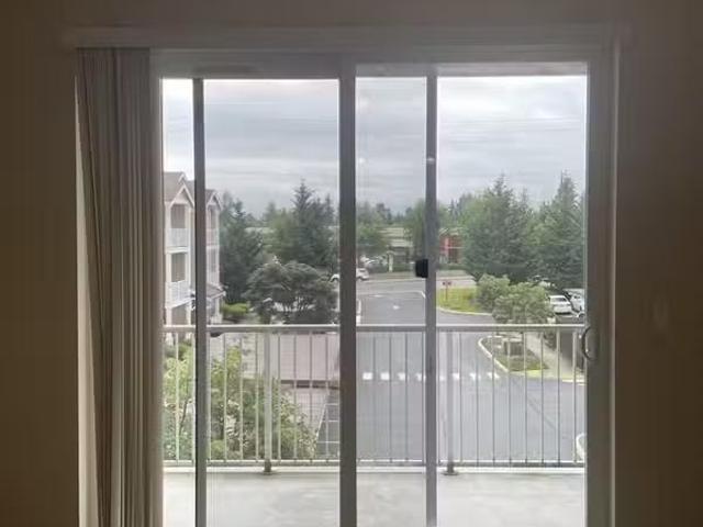 Condo for rent in Everett