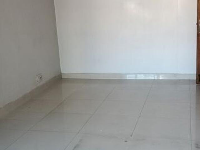 Property for rent in Deri