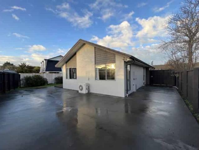 House for rent in Chaslands, Canterbury
