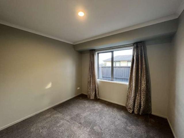 House for rent in Chaslands, Canterbury