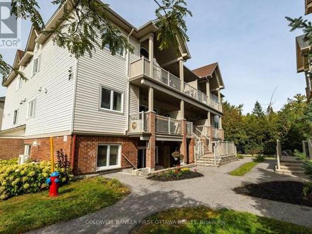 Townhouse for sale in Stittsville, Ottawa