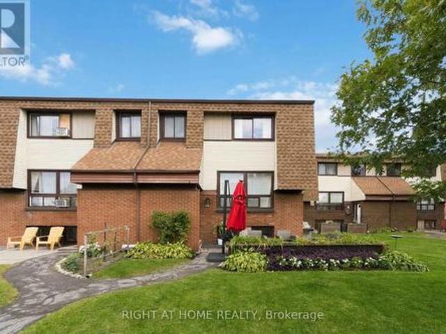 Townhouse for sale in Knoxdale-Merivale, Ottawa