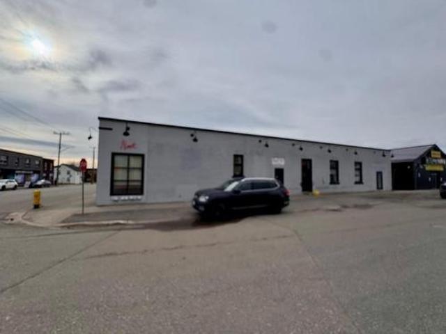 Commercial for rent in Thunder Bay, Ontario