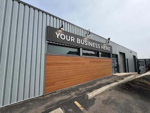Commercial for rent in Thunder Bay, Ontario