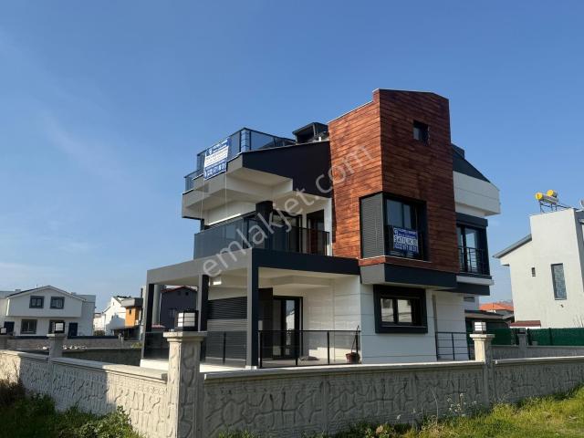 Dikili, İzmir içerisinde satılık Villa