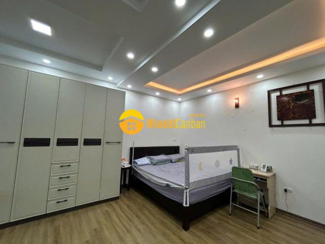 Nhà mặt phố bán