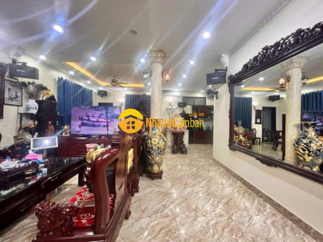Nhà mặt phố bán