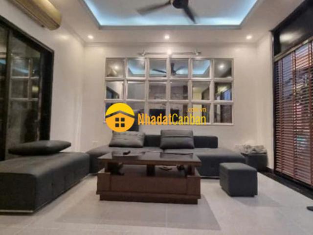 Nhà mặt phố bán
