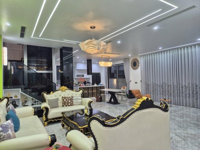 Nhà mặt phố bán