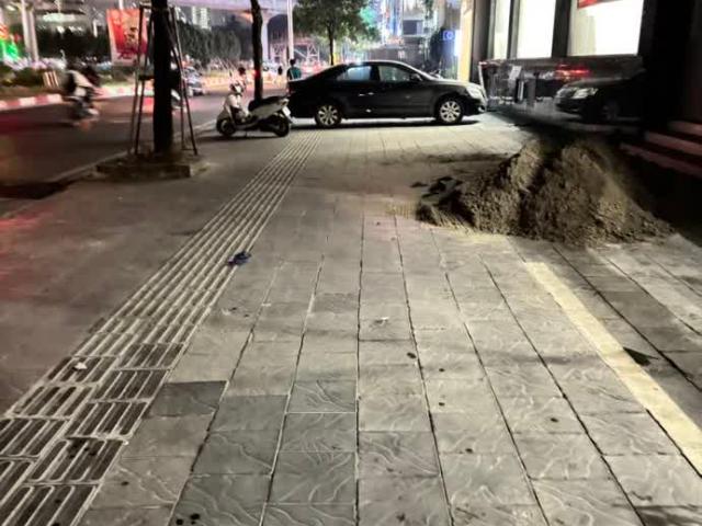 Nhà mặt phố bán tại Hoàn Kiếm, Hà Nội