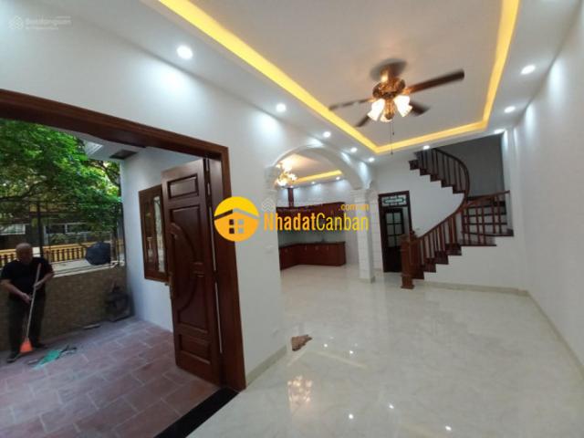 Nhà mặt phố bán
