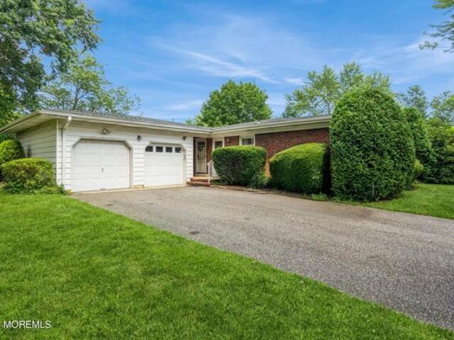 Condo for sale in Brick