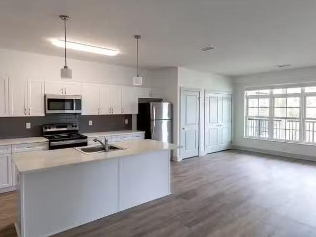 Condo for rent in Troy