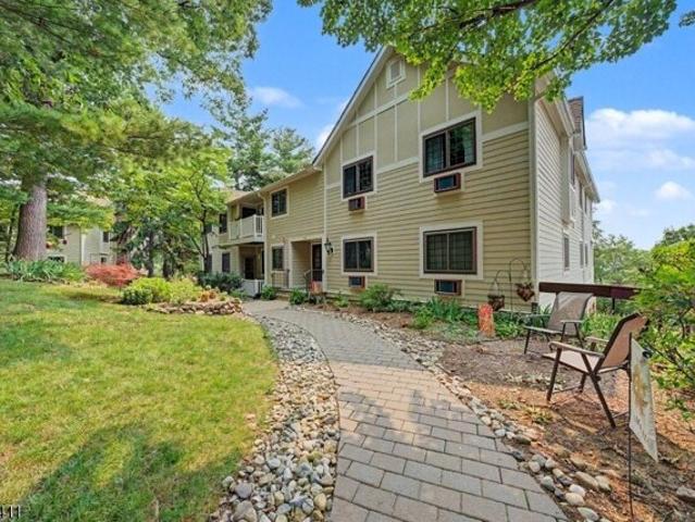 Condo for sale in Morris Plains, New Jersey