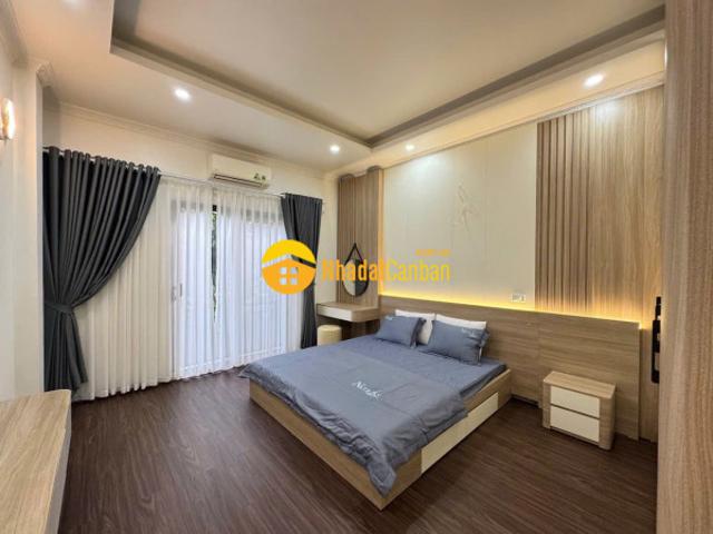 Nhà mặt phố bán