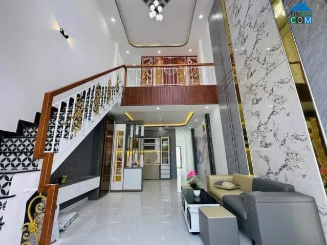 Nhà mặt phố bán
