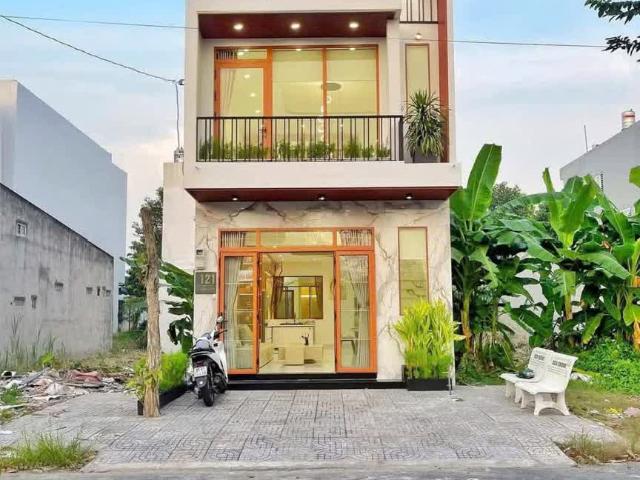 Nhà mặt phố bán