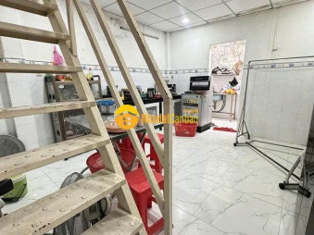 Nhà mặt phố bán