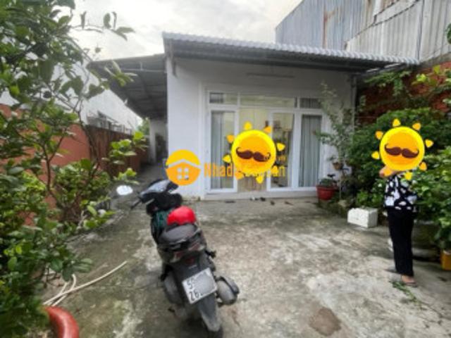 Nhà mặt phố bán