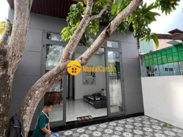 Nhà mặt phố bán