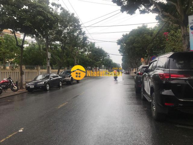 Nhà mặt phố bán