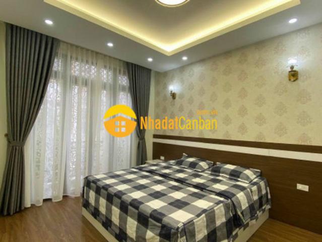 Nhà mặt phố bán