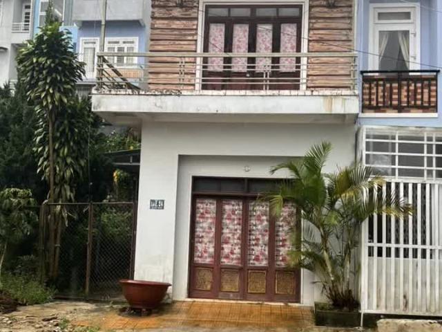 Nhà mặt phố bán