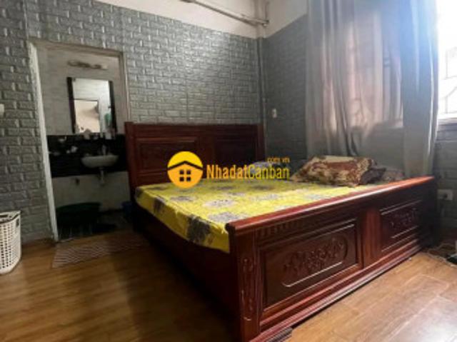 Nhà mặt phố bán