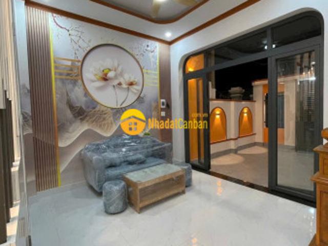 Nhà mặt phố bán