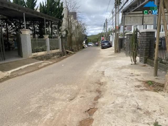 Nhà mặt phố bán