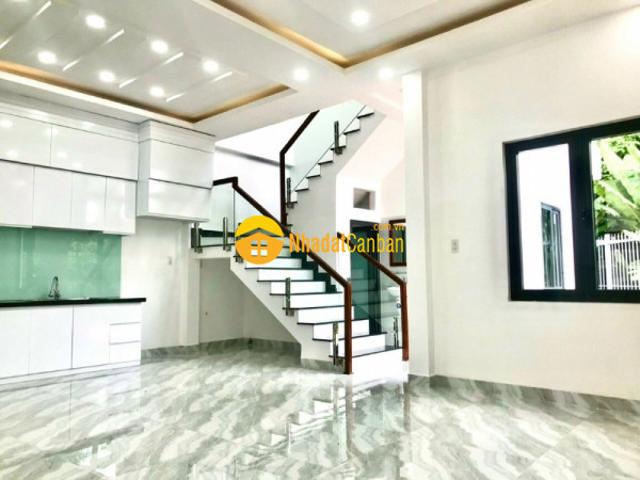 Nhà mặt phố bán