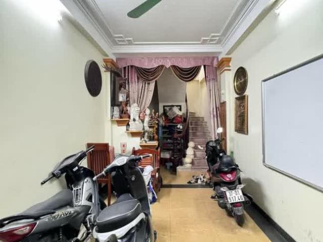 Nhà mặt phố bán tại Hoàn Kiếm, Hà Nội