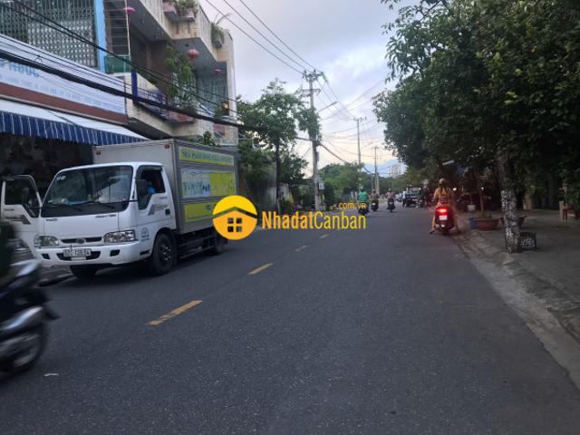 Nhà mặt phố bán