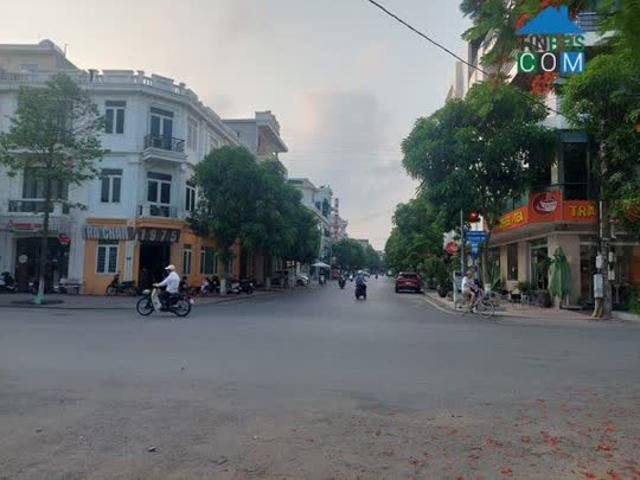 Nhà mặt phố bán